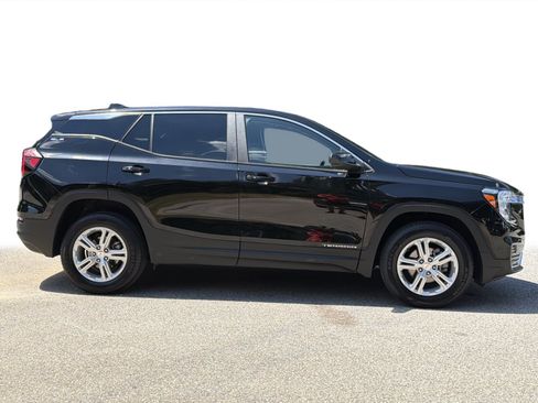 Used 2024 GMC Terrain SLE AWD/4WD image 28