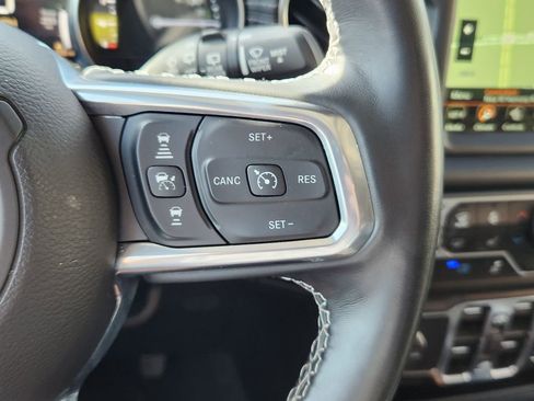 Used 2022 Jeep Wrangler Unlimited Sahara w/ Cold Weather Group image 21