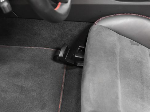 Certified 2018 Porsche 911 GT3 RWD image 42