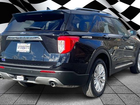 Used 2022 Ford Explorer Limited w/ Equipment Group 301A image 2