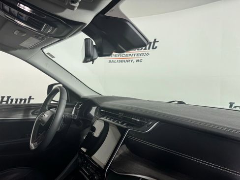 Used 2023 Jeep Grand Cherokee L Limited w/ Luxury Tech Group II image 32