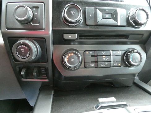 Used 2016 Ford F150 XLT w/ Equipment Group 301A Mid image 27