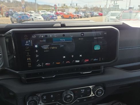 Used 2025 Jeep Wrangler Unlimited Rubicon 4xe w/ Safety Group image 31