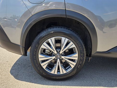 Used 2023 Nissan Rogue SV AWD/4WD image 17