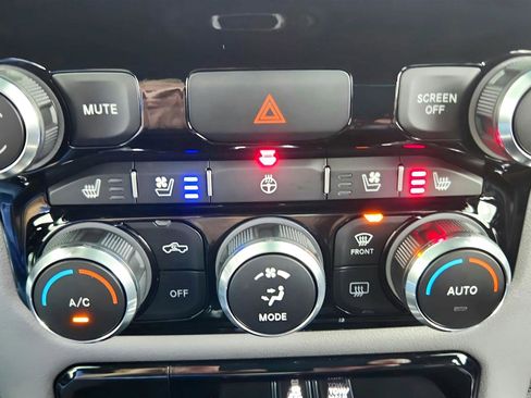 Used 2024 RAM 1500 Laramie image 32