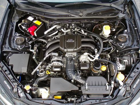 Used 2025 Toyota GR86 Premium w/ ALL Weather Mat Package (TMS) RWD image 17