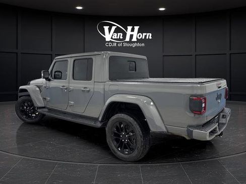 Used 2022 Jeep Gladiator Overland image 3