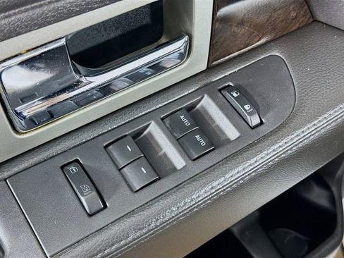 Used 2013 Ford F150 Platinum image 18