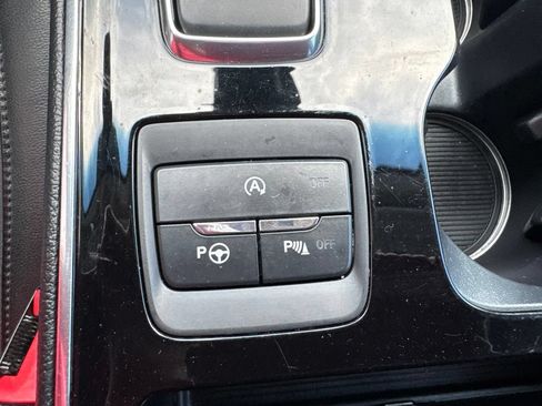 Used 2019 Ford Edge Titanium w/ Equipment Group 301A FWD image 30