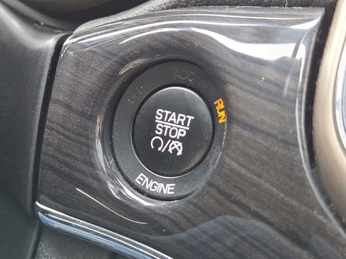 Used 2015 Jeep Grand Cherokee Overland image 17