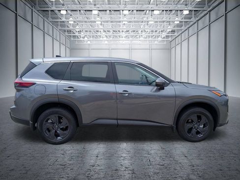 Used 2026 Nissan Rogue SV FWD image 7