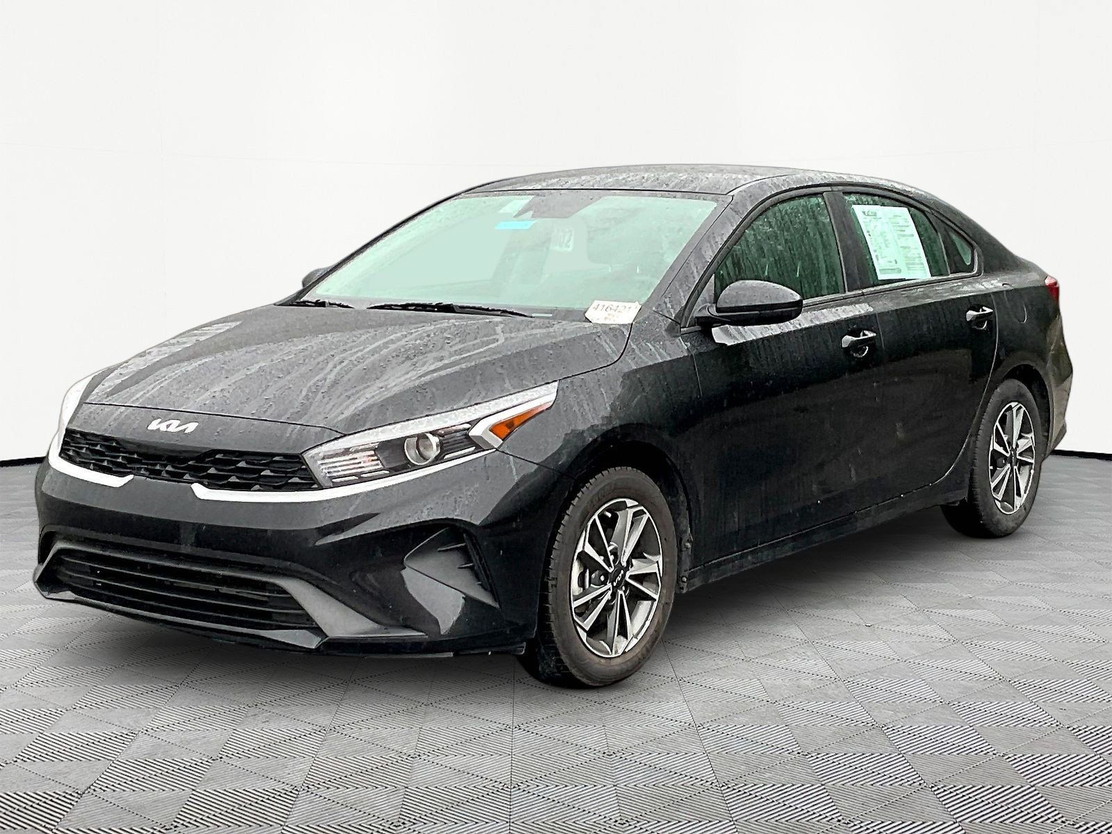 Used 2024 Kia Forte LXS FWD image 1