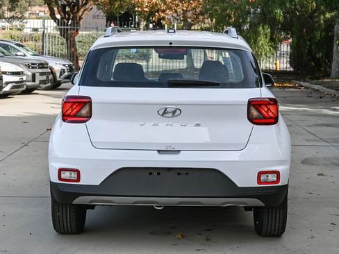 Used 2026 Hyundai Venue SEL image 6