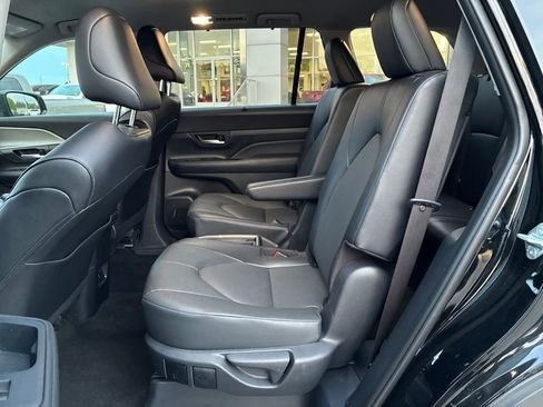 Used 2025 Toyota Grand Highlander AWD image 20