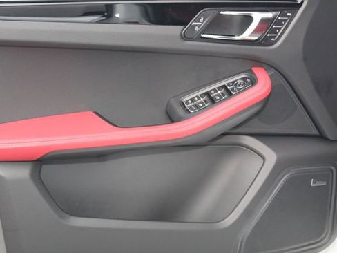 New 2026 Porsche Macan S image 21