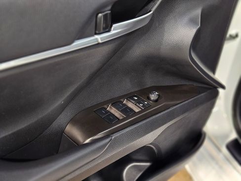 Used 2024 Toyota Camry SE image 21