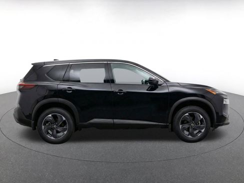 Used 2025 Nissan Rogue SV FWD image 13