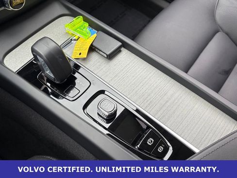 Certified 2025 Volvo XC60 B5 Plus AWD/4WD image 21
