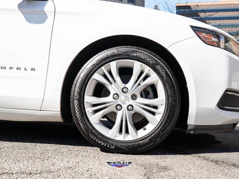 Used 2015 Chevrolet Impala LT w/ Convenience Package image 9