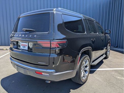 Used 2022 Jeep Wagoneer Series II AWD/4WD image 5