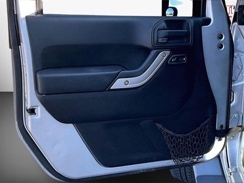 Used 2011 Jeep Wrangler Sahara image 16