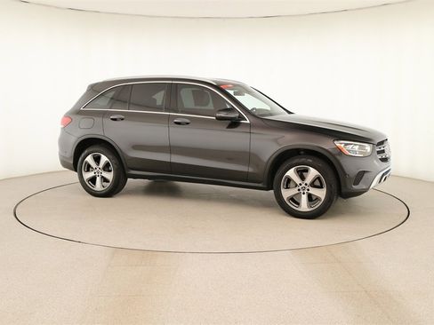 Used 2022 Mercedes-Benz GLC 300 image 9
