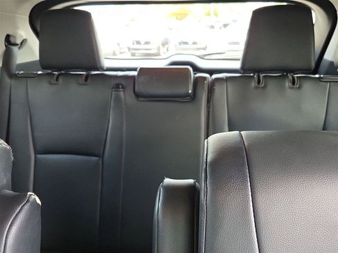 Used 2020 Toyota Highlander XLE AWD/4WD image 12