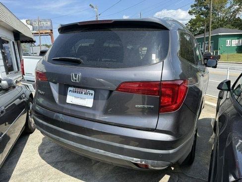 Used 2017 Honda Pilot Touring image 4