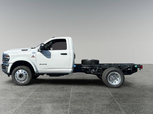 New 2025 RAM 5500 4x4 Regular Cab image 2