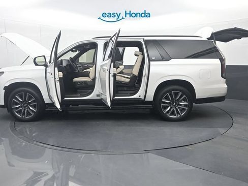 Used 2024 Cadillac Escalade ESV Sport w/ LPO, ONYX Package AWD/4WD image 39