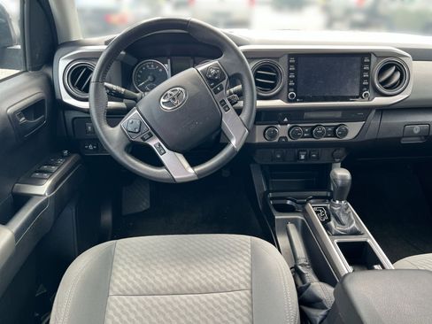 Used 2021 Toyota Tacoma SR5 AWD/4WD image 18