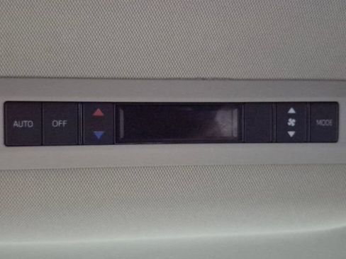 Certified 2023 Toyota Sienna LE FWD image 25