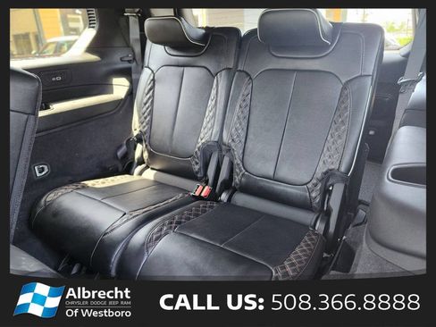 Used 2023 Jeep Grand Cherokee L Summit w/ Luxury Tech Group V AWD/4WD image 18