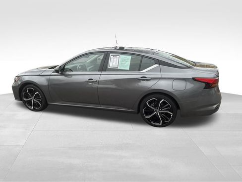 Used 2024 Nissan Altima 2.5 SR image 14