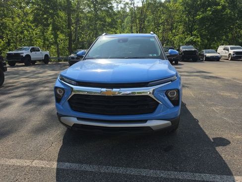 Certified 2024 Chevrolet TrailBlazer LT w/ LT Cold Weather Package FWD image 2