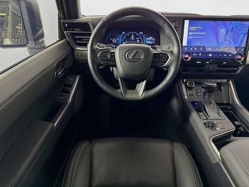 Used 2024 Lexus GX 550 w/ Accessory Package (31) AWD/4WD image 24