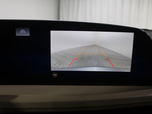 Used 2024 Cadillac XT4 Luxury w/ Cold Weather Package image 15