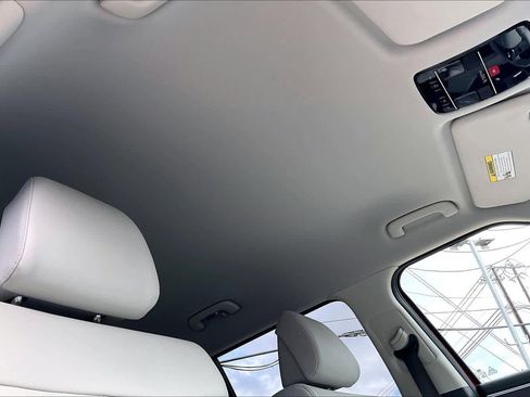 Used 2025 Hyundai Santa Fe SEL image 12