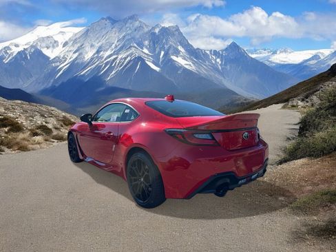 New 2025 Toyota GR86 Premium image 3