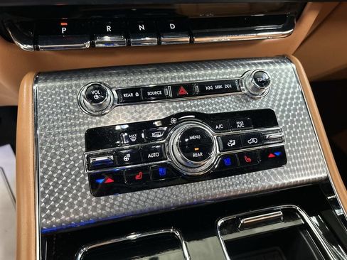 Used 2023 Lincoln Aviator Black Label Grand Touring w/ Class IV Trailer Tow Package AWD/4WD image 17