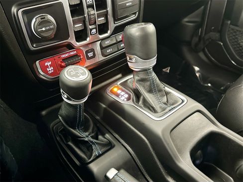 Used 2021 Jeep Wrangler Unlimited Rubicon 4xe w/ Steel Bumper Group image 17