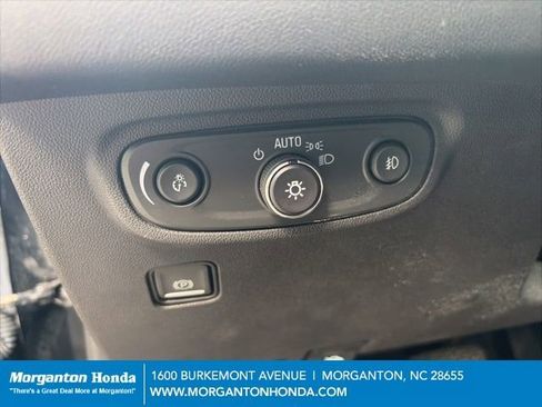 Used 2024 GMC Terrain SLT AWD/4WD image 17