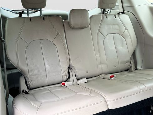 Used 2019 Chrysler Pacifica Touring-L Plus w/ Tire & Wheel Group image 28