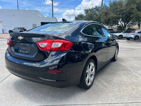 Used 2017 Chevrolet Cruze Premier FWD image 5