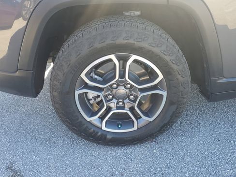 Used 2022 Jeep Grand Cherokee Trailhawk image 7