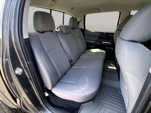 Used 2019 Toyota Tacoma SR5 RWD image 20