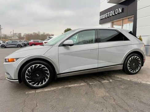 Used 2023 Hyundai Ioniq 5 Limited image 8