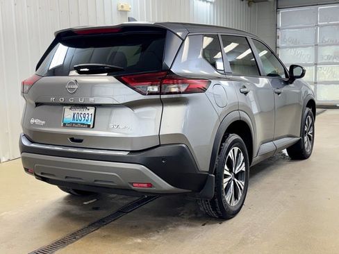 Used 2023 Nissan Rogue SV image 5