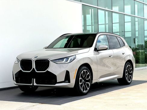 New 2026 BMW X3 xDrive30 w/ Premium Package image 9