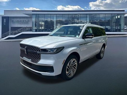 New 2026 Lincoln Navigator Reserve AWD/4WD image 3